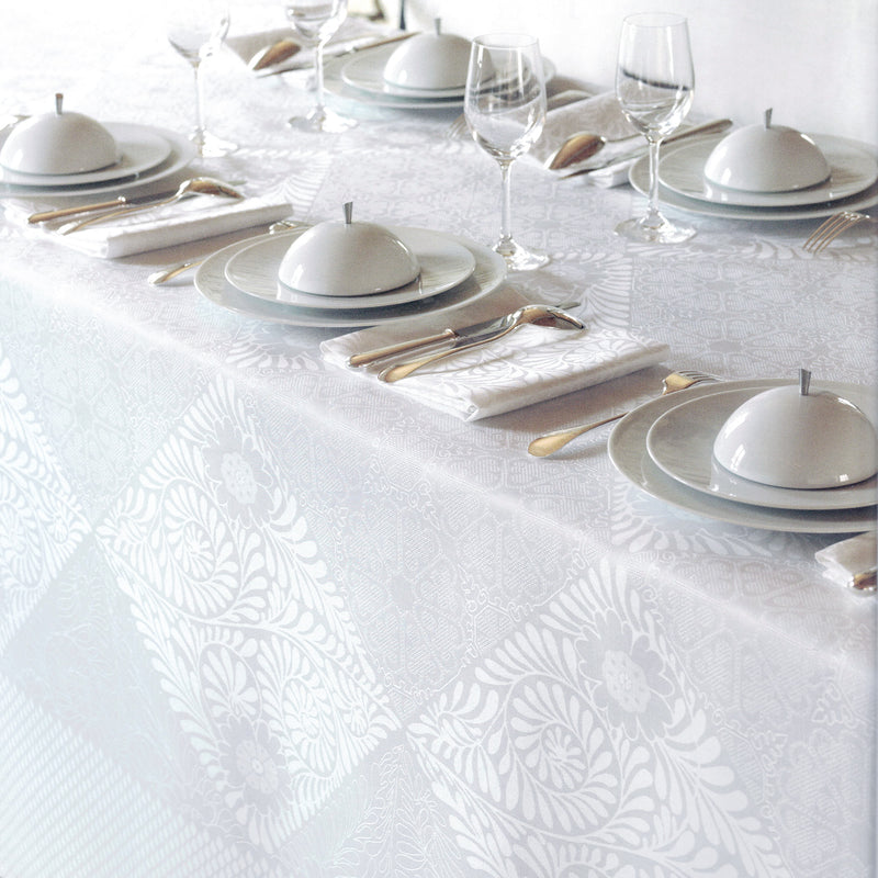pure white tablecloth