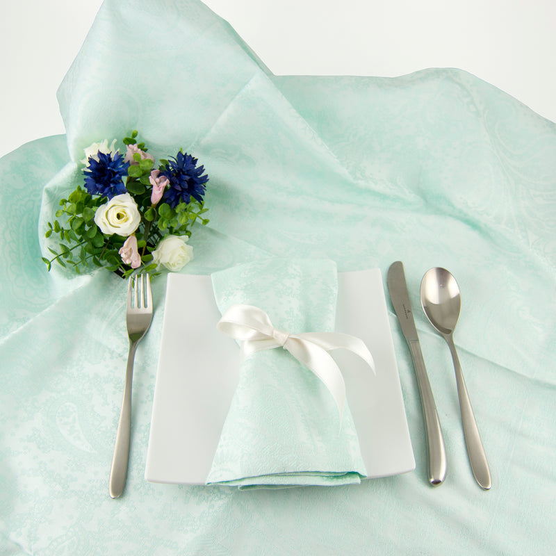 tea tablecloth with napkins