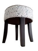 Sgabello in legno e tessuto