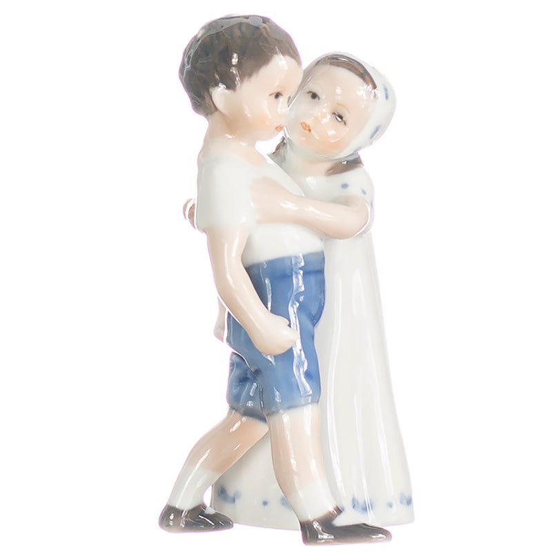 figurine couple children in hand decorated porcelain