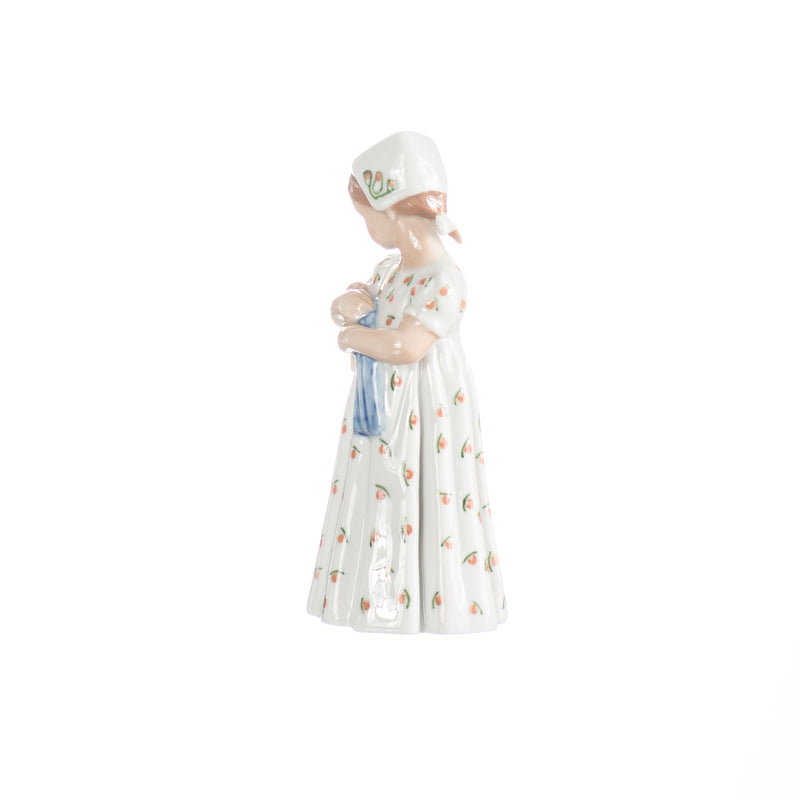 statuina bimba con bambola bianco in porcellana decorata a mano